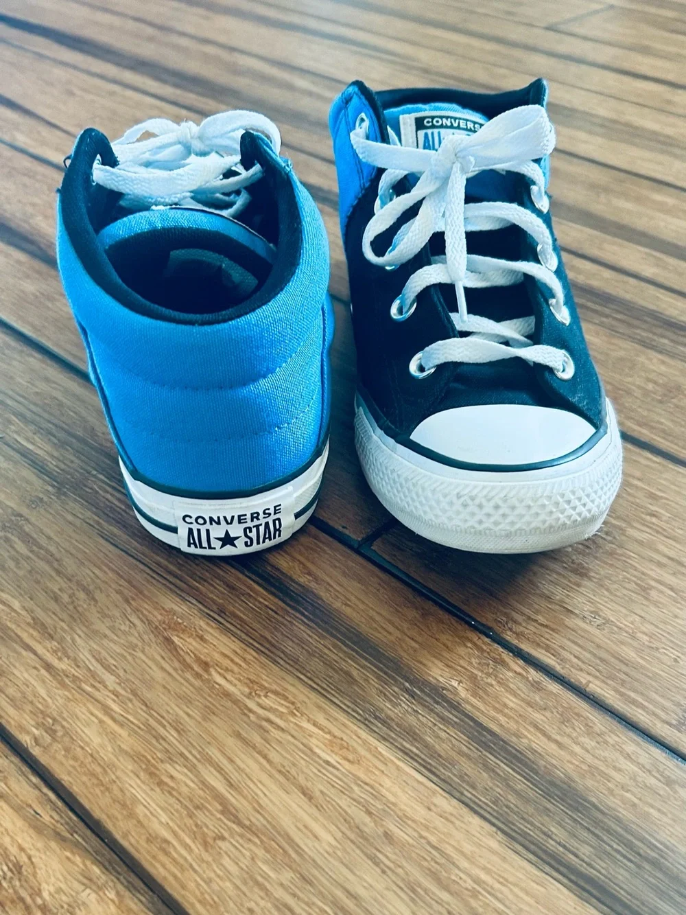 Converse Kids Low-Top Sneakers in Black and Blue size 6.5